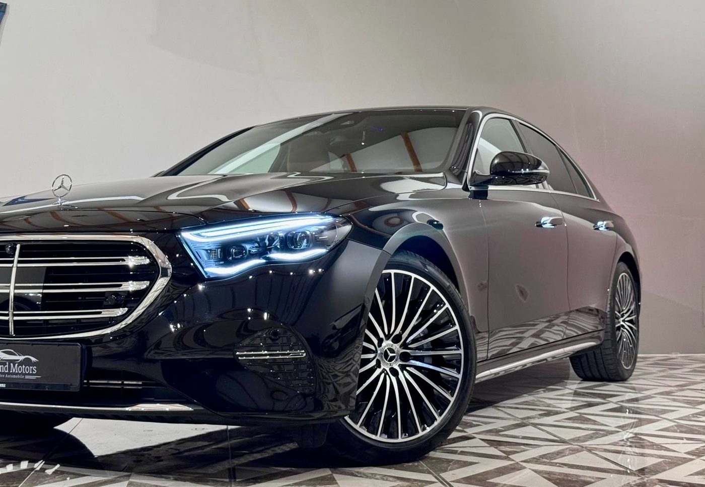 Mercedes-Benz E-Klasse in Schwarz